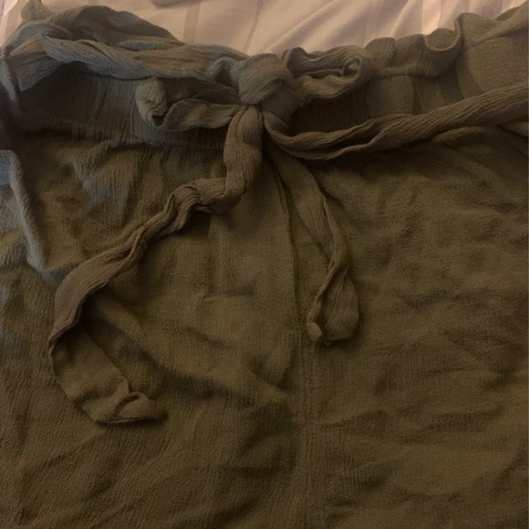 Shein Army Green Shorts‎ - Picture 2 of 5